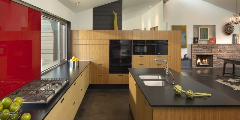 Plyboo Cabinetry at Cippola Residence in Phoenix, AZ in Amber Edge Grain Plywood